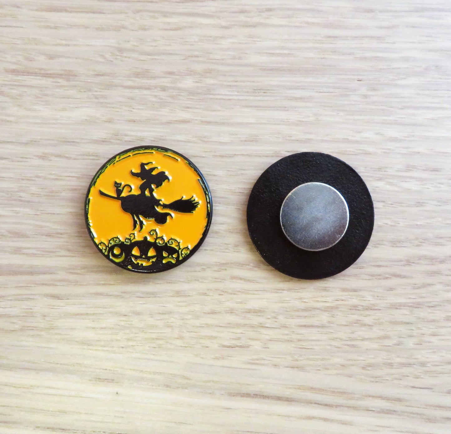 Letistitch Halloween ride Chart Holder; Needle Minder Magnet 14331