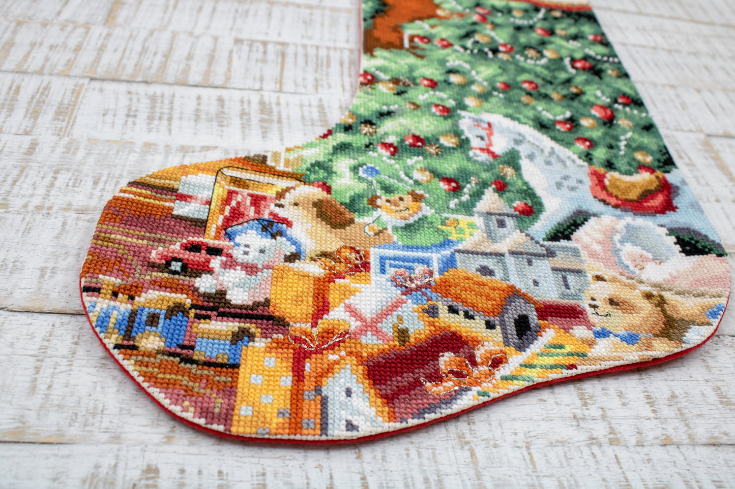 L8010 Cozy Christmas Stocking
