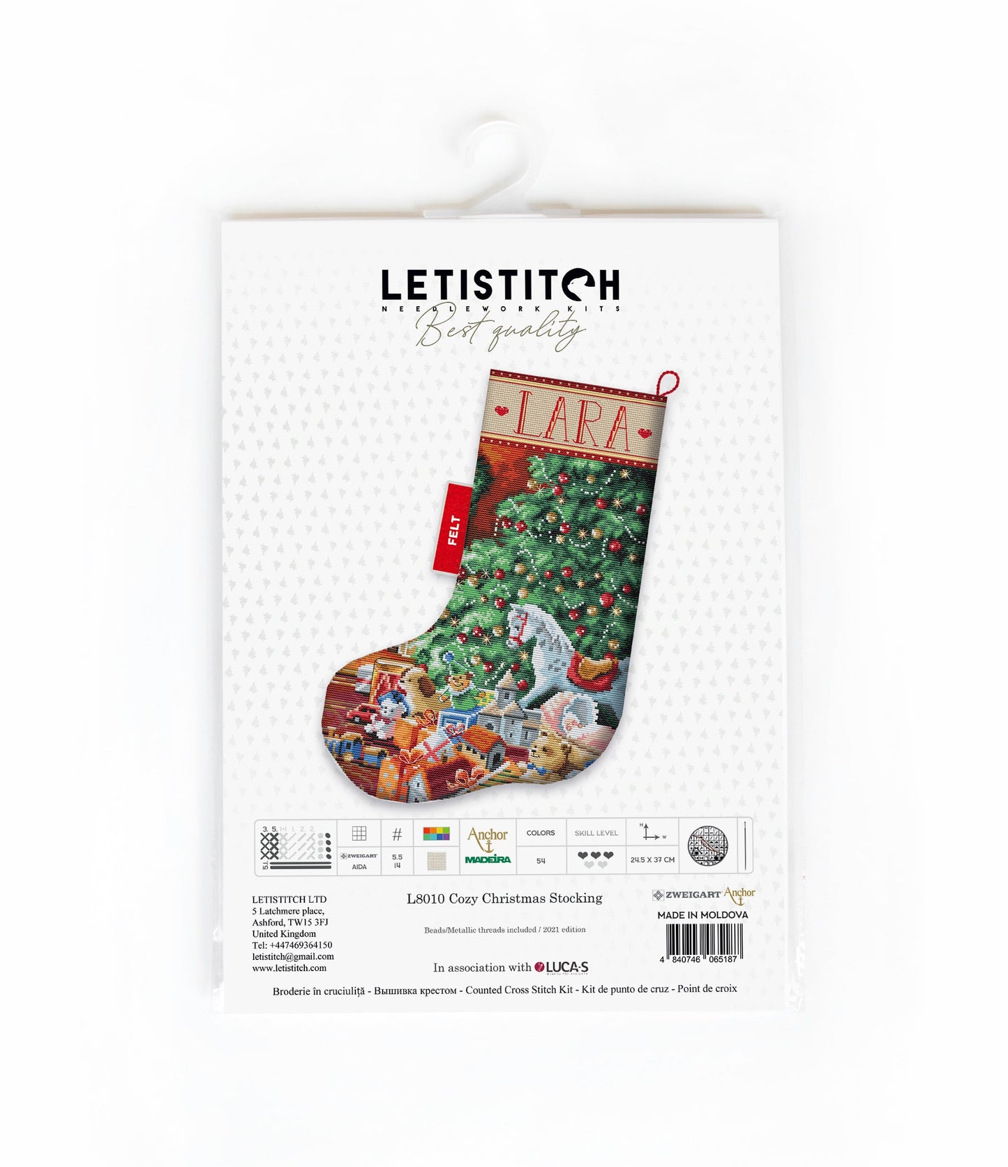 L8010 Cozy Christmas Stocking