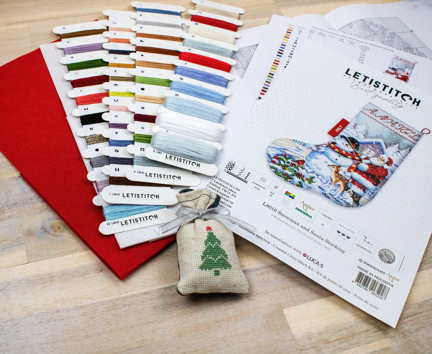 L8016 Snowman and Santa Stocking