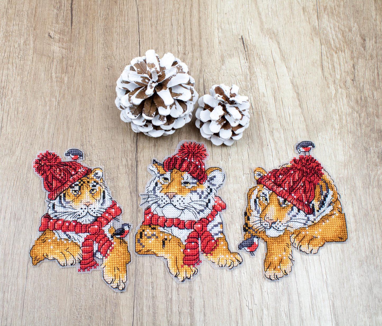 L8017 Christmas Tigers Toys kit of 3 pieces