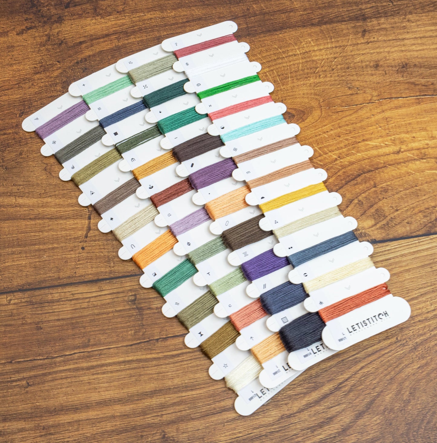 L9991 Familiar's Favorite Cross Stitch Kit