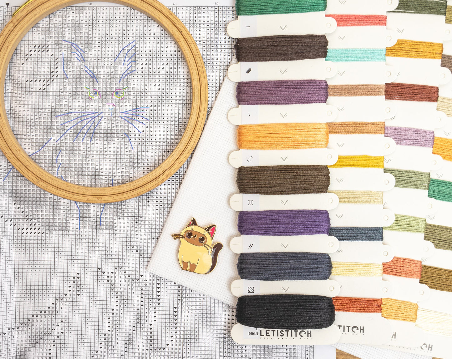 L9991 Familiar's Favorite Cross Stitch Kit