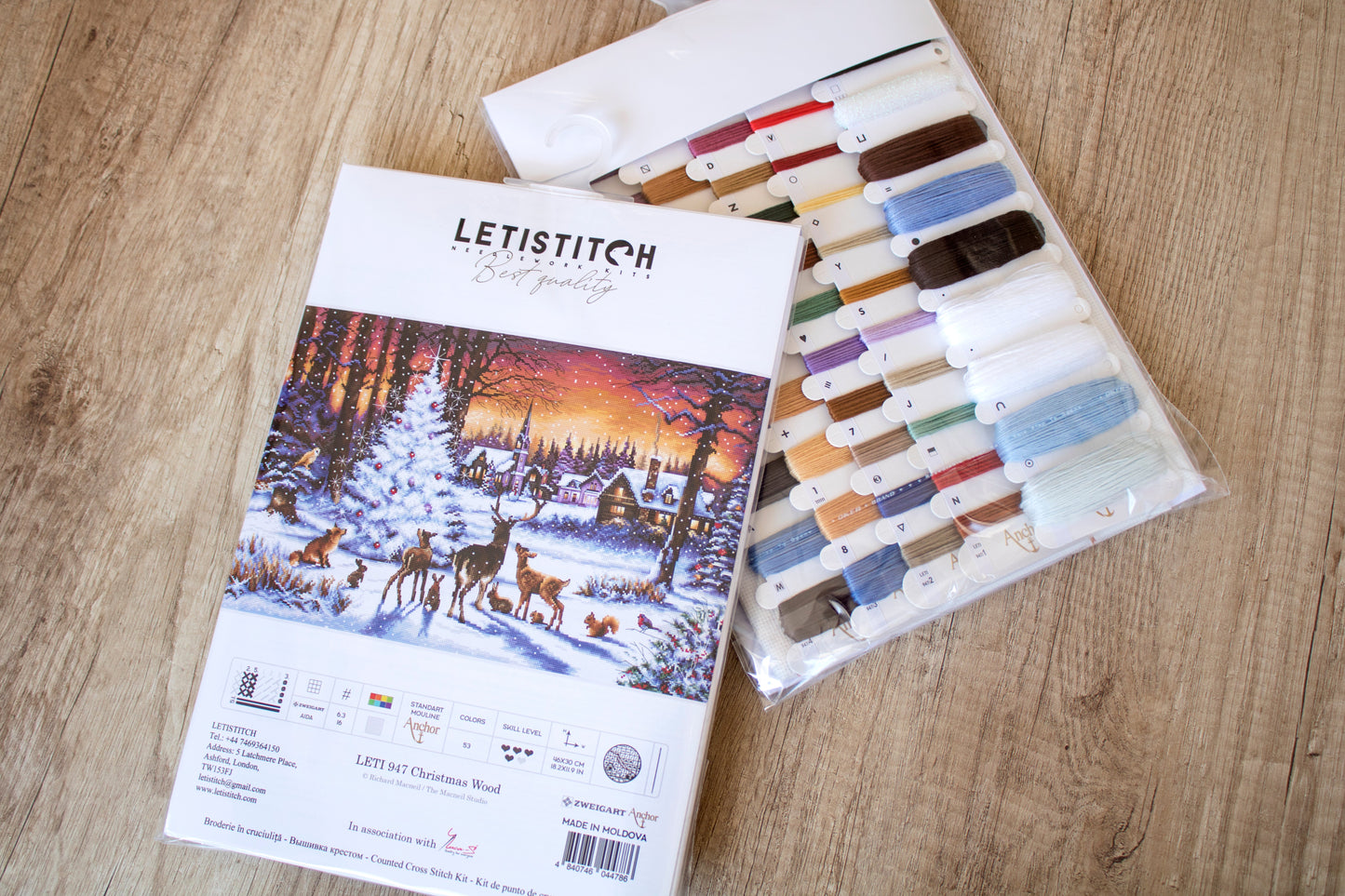 LETI 947 Christmas Wood